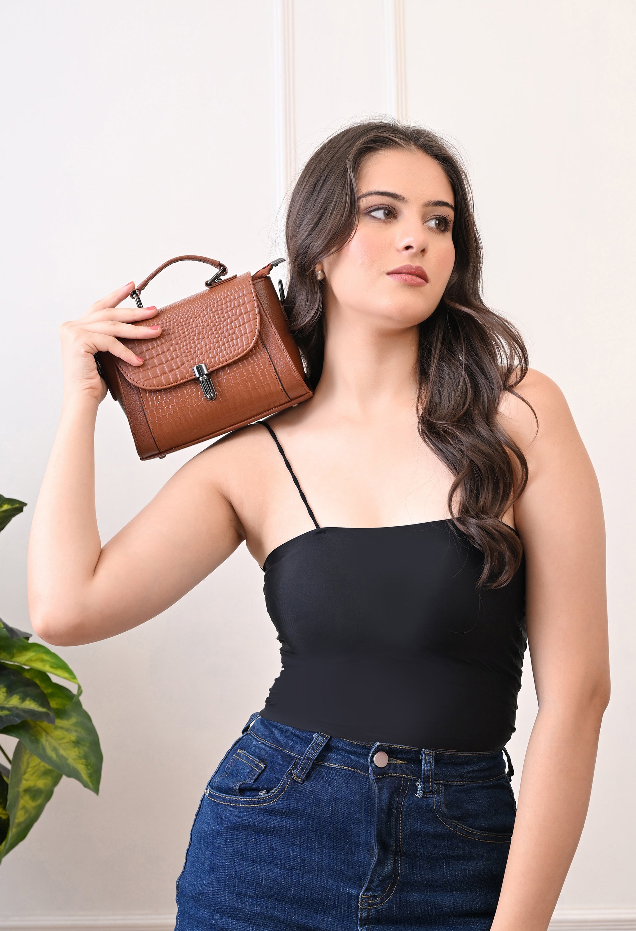 Women Textured Structured Leather Handheld Bag