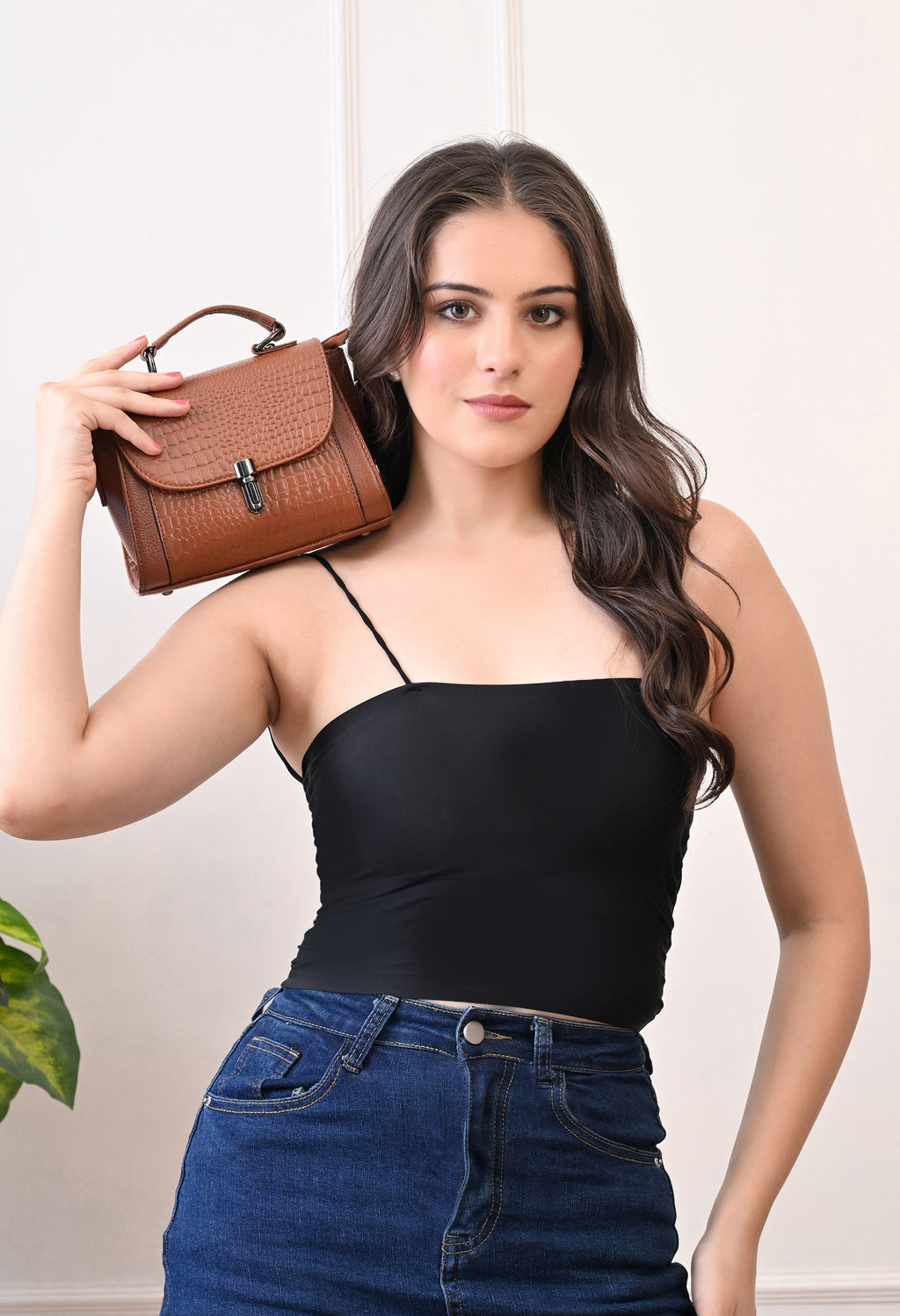 Women Textured Structured Leather Handheld Bag