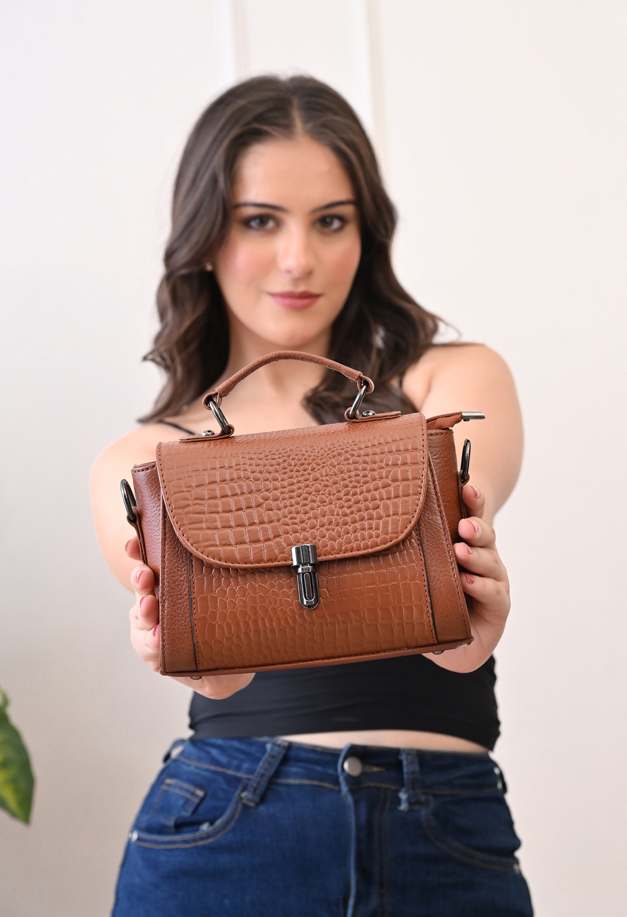 Women Textured Structured Leather Handheld Bag