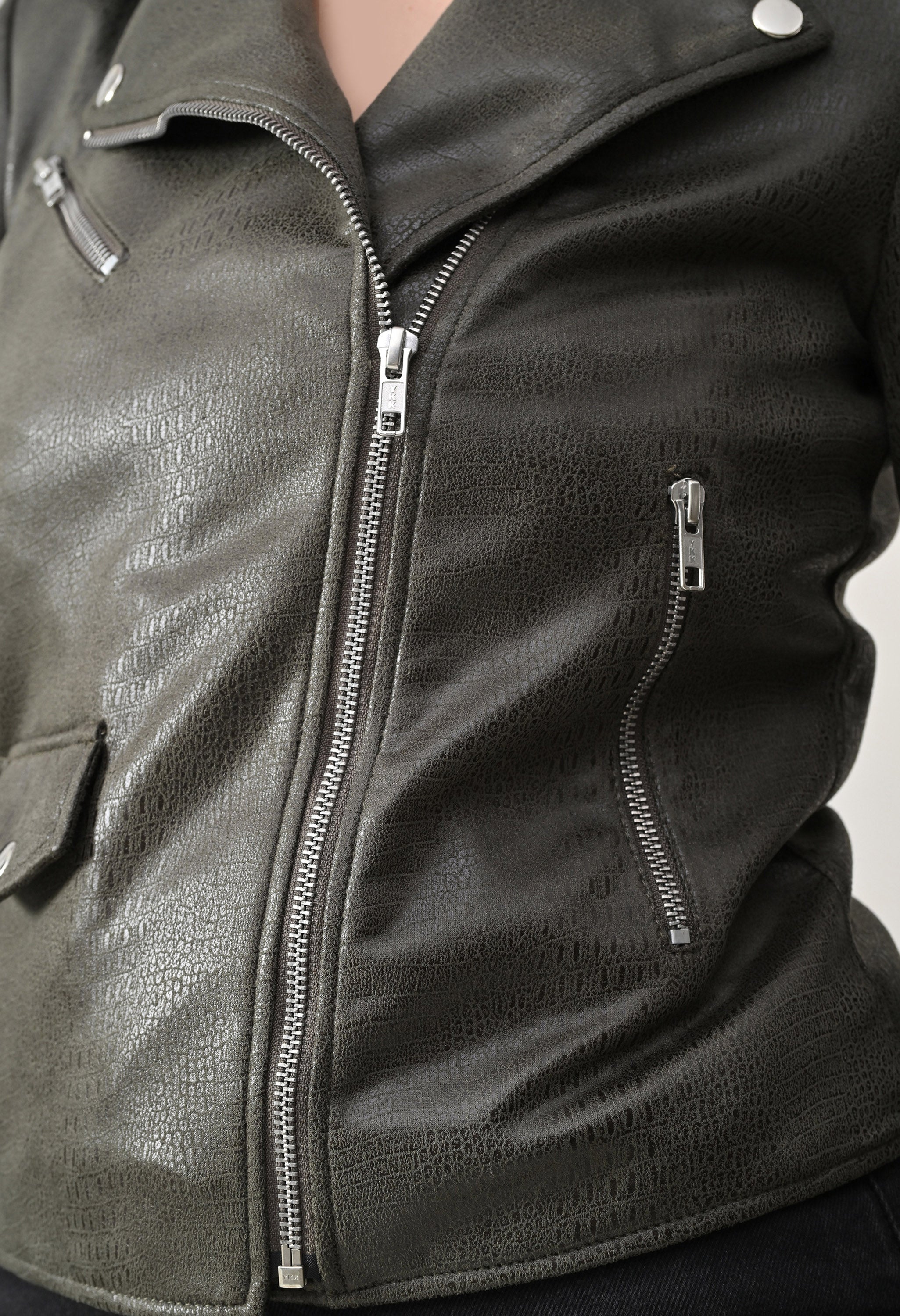 Lapel Collar Solid Water Resistant Green Biker Jacket for women