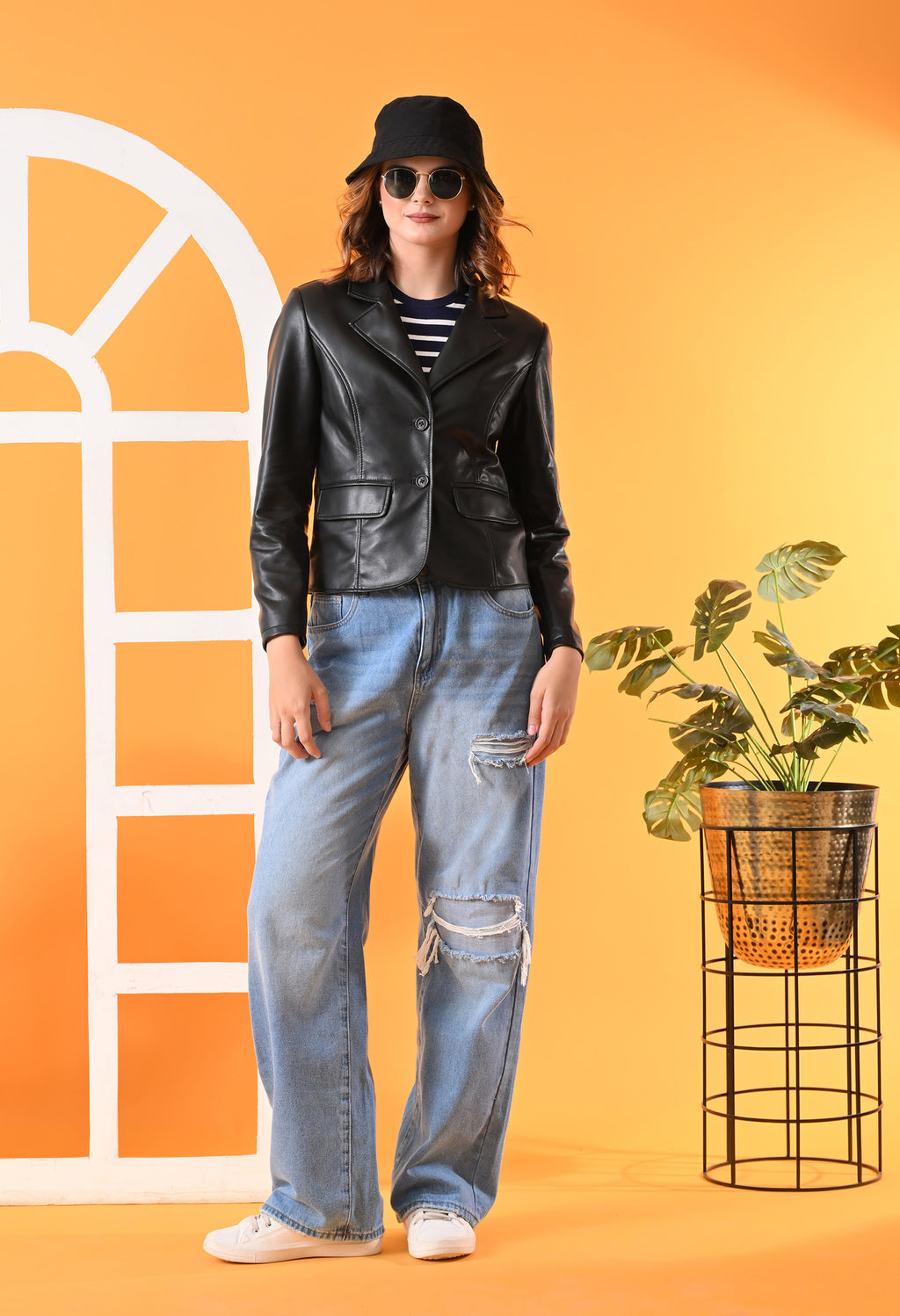 Lapel Collar Leather Water Resistant Crop Outdoor Bomber Black Jacket For Women.