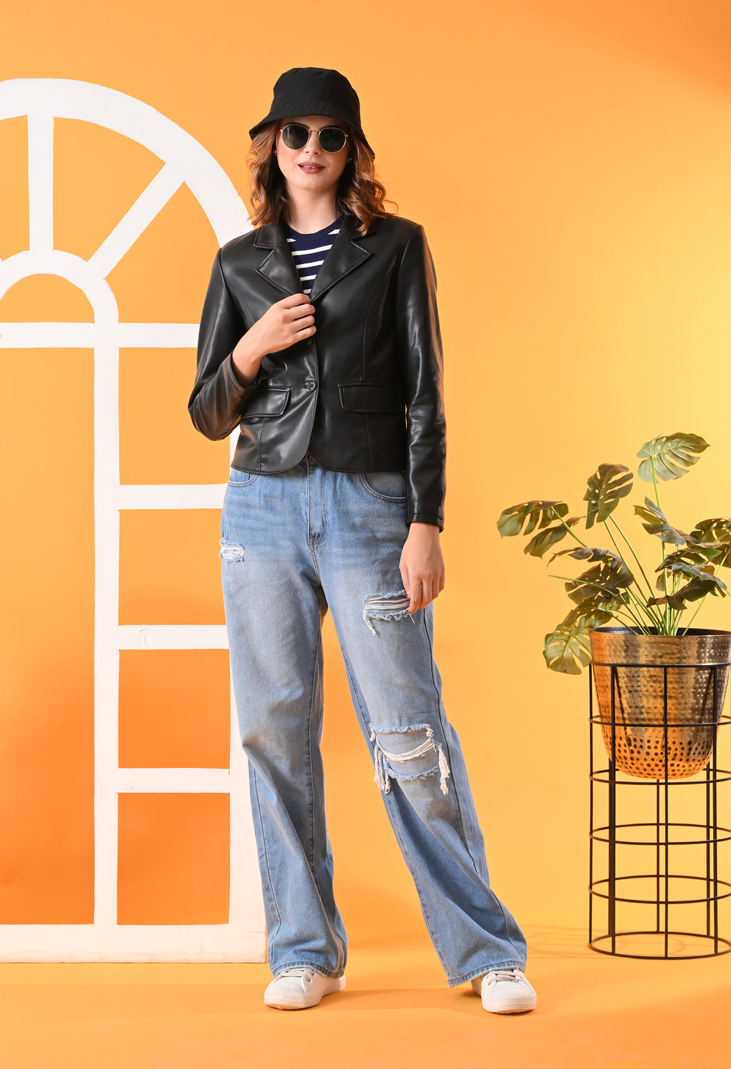 Lapel Collar Leather Water Resistant Crop Outdoor Bomber Black Jacket For Women.