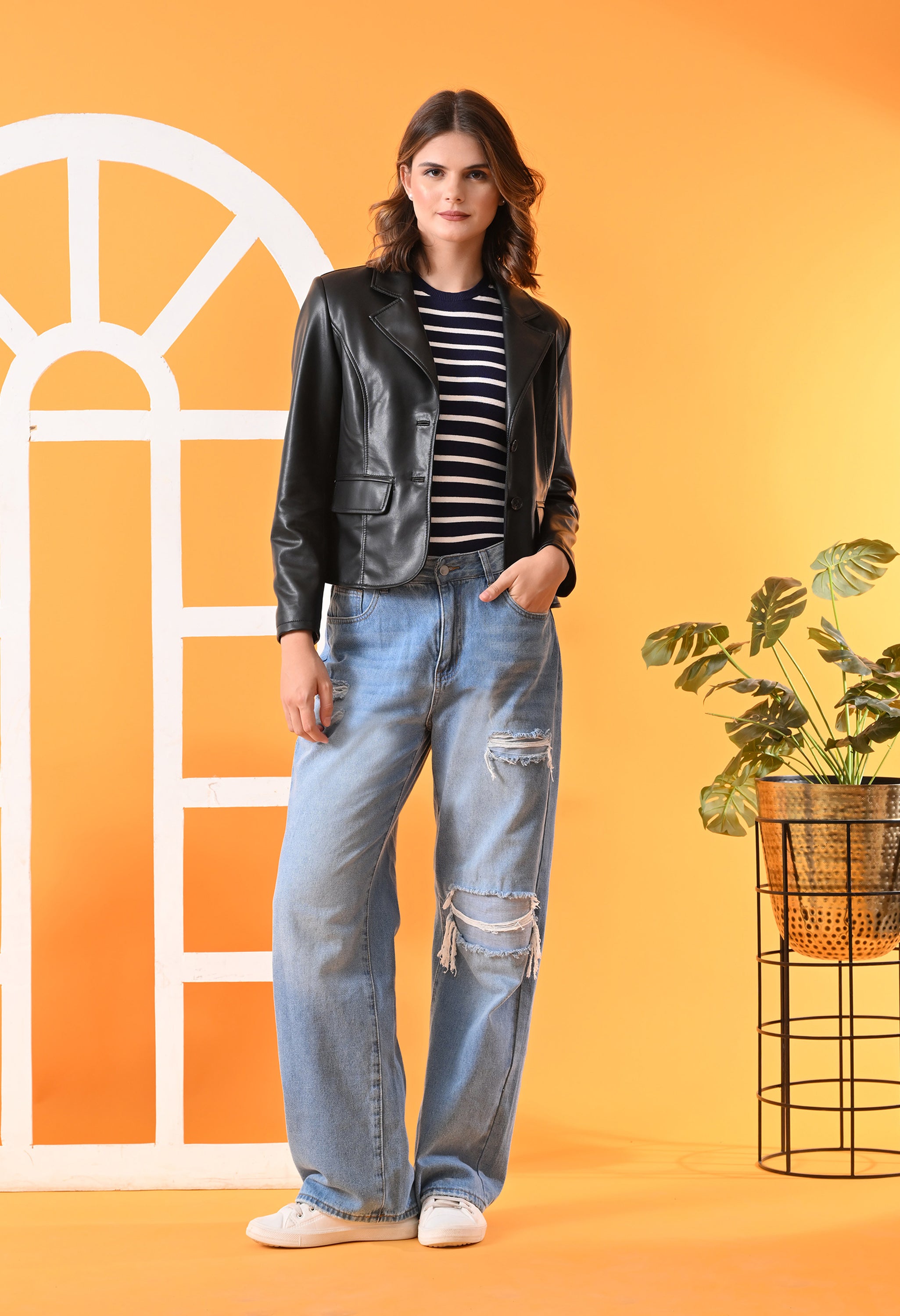 Lapel Collar Leather Water Resistant Crop Outdoor Bomber Black Jacket For Women.